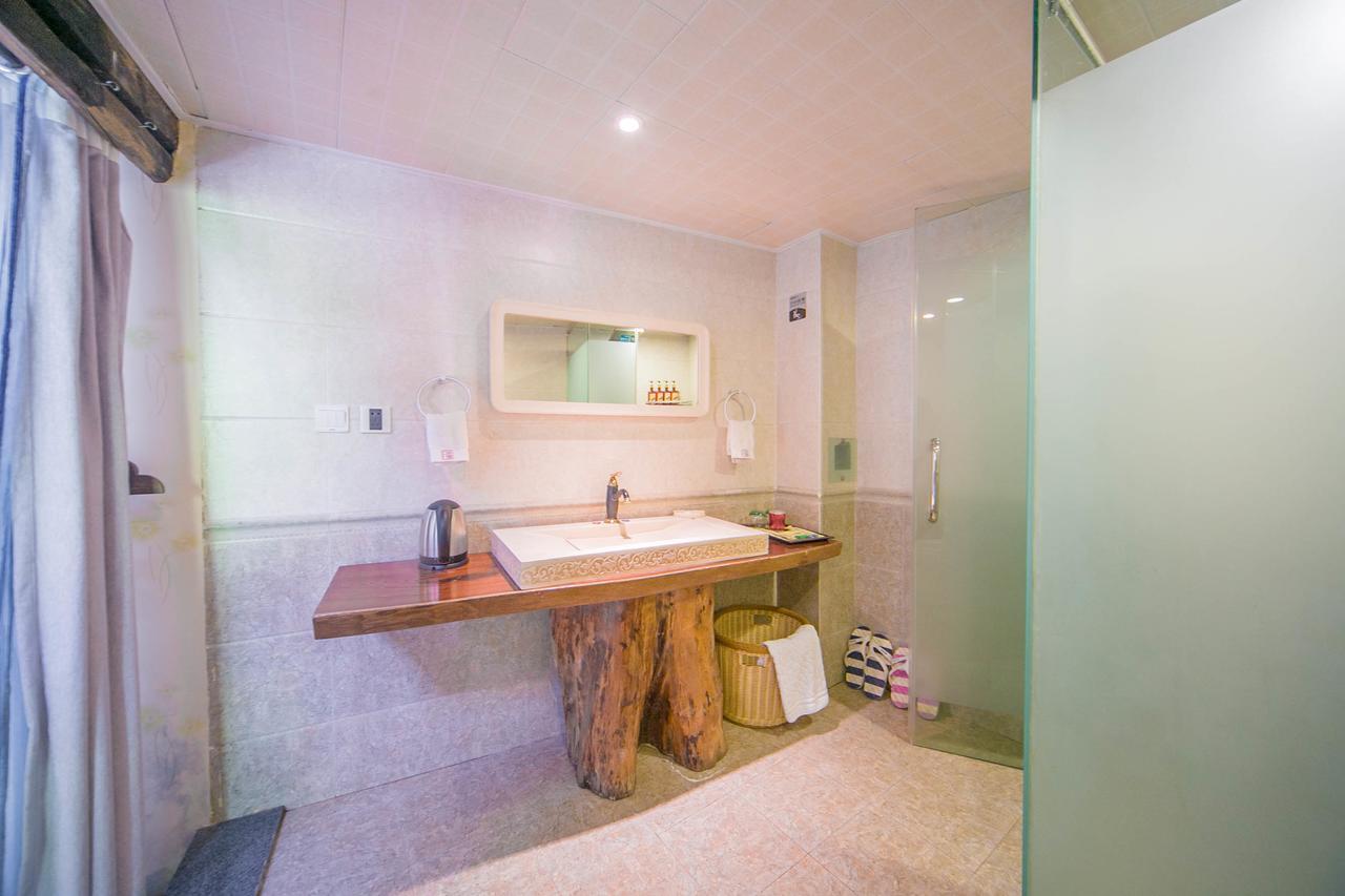 Lijiang Half Moon Bay Inn المظهر الخارجي الصورة