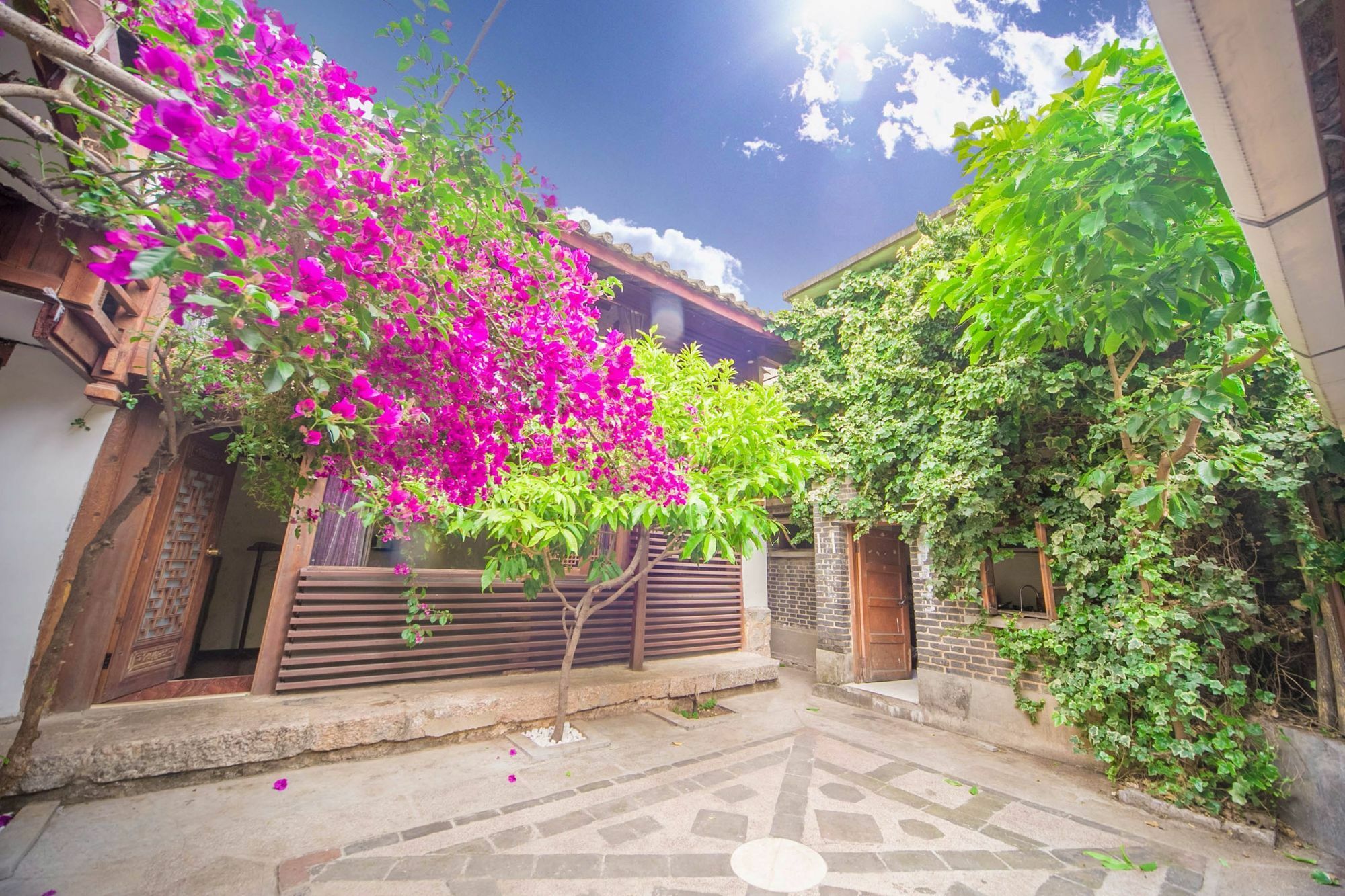 Lijiang Half Moon Bay Inn المظهر الخارجي الصورة