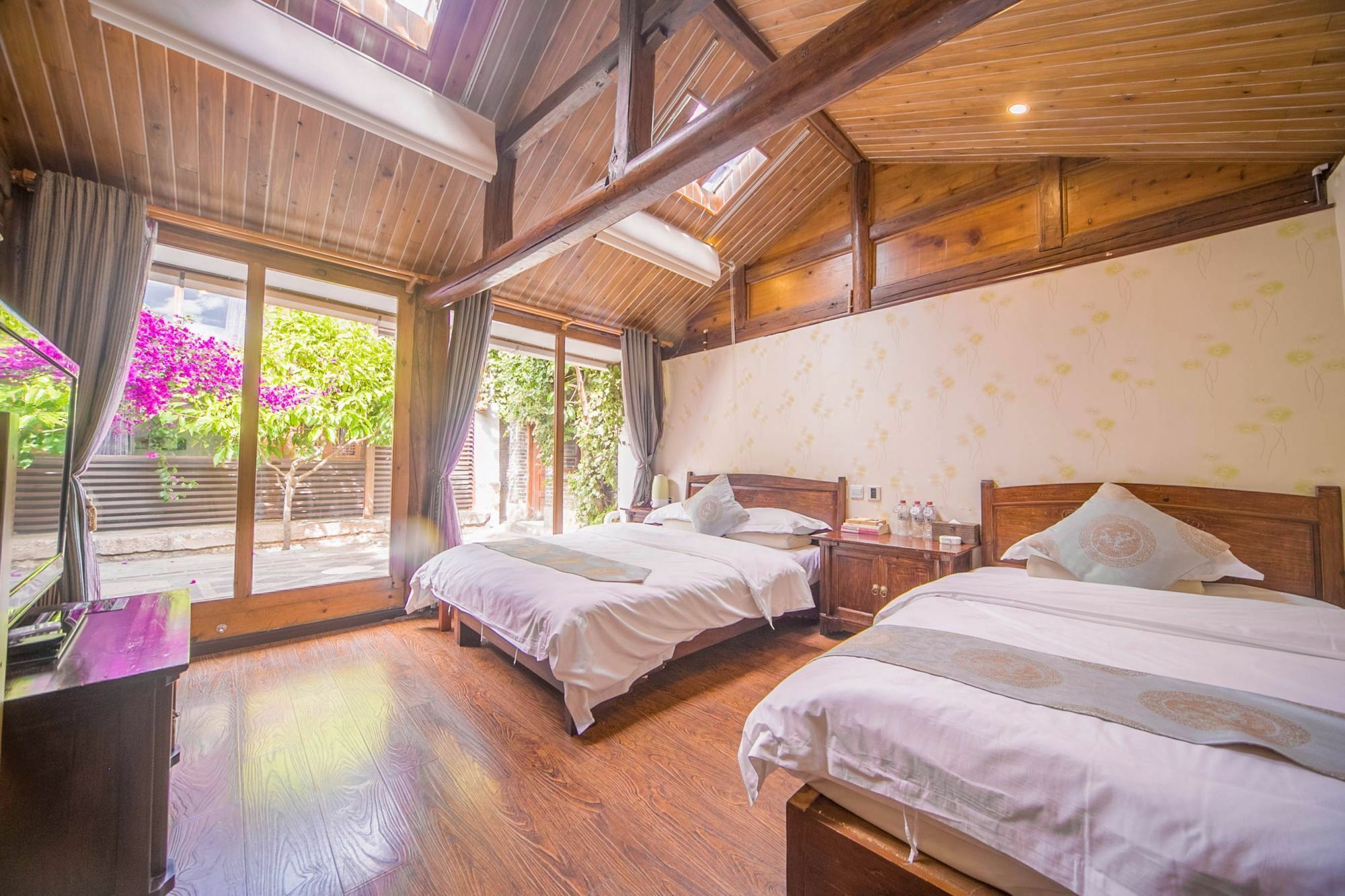 Lijiang Half Moon Bay Inn المظهر الخارجي الصورة