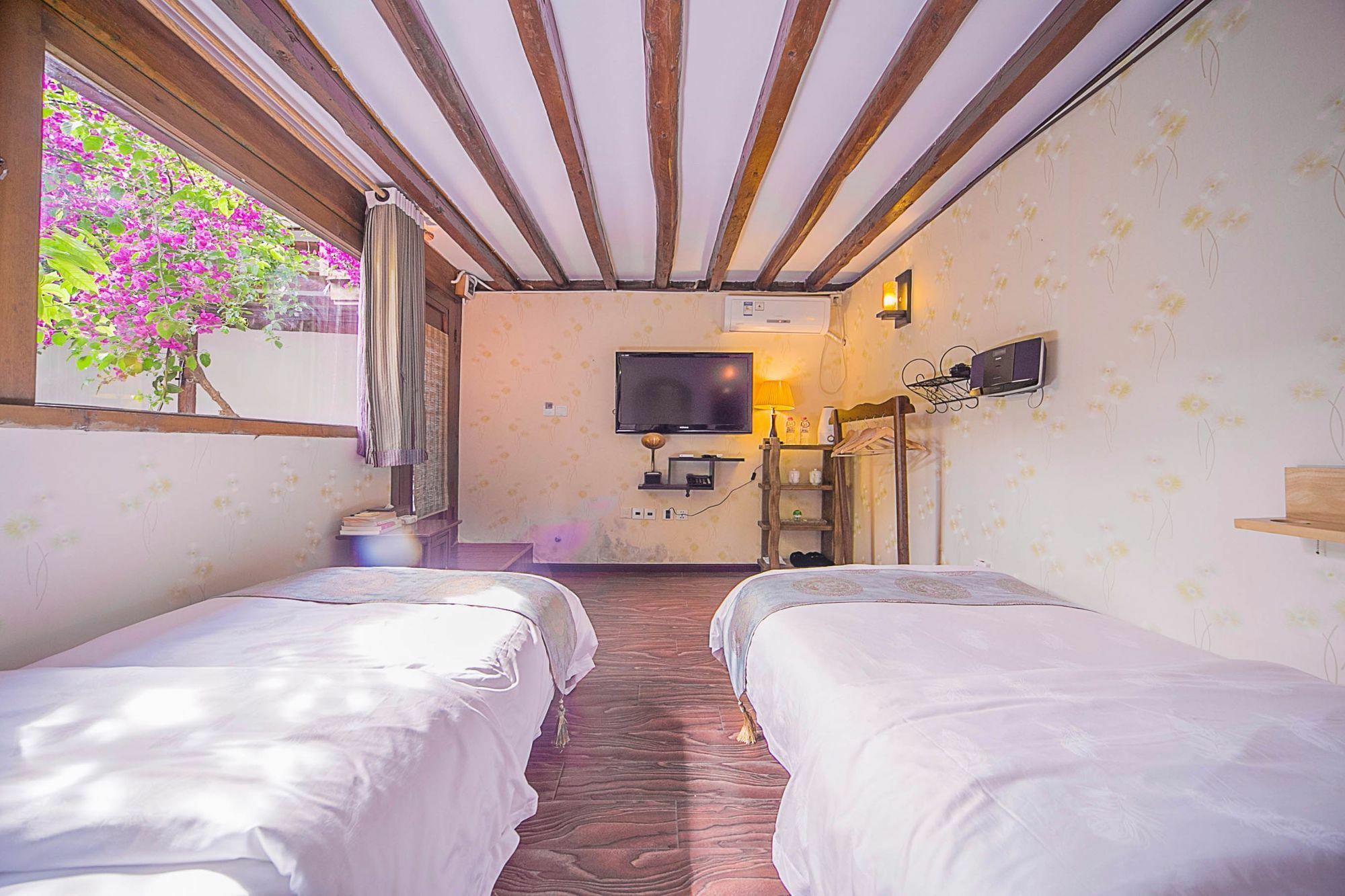 Lijiang Half Moon Bay Inn المظهر الخارجي الصورة