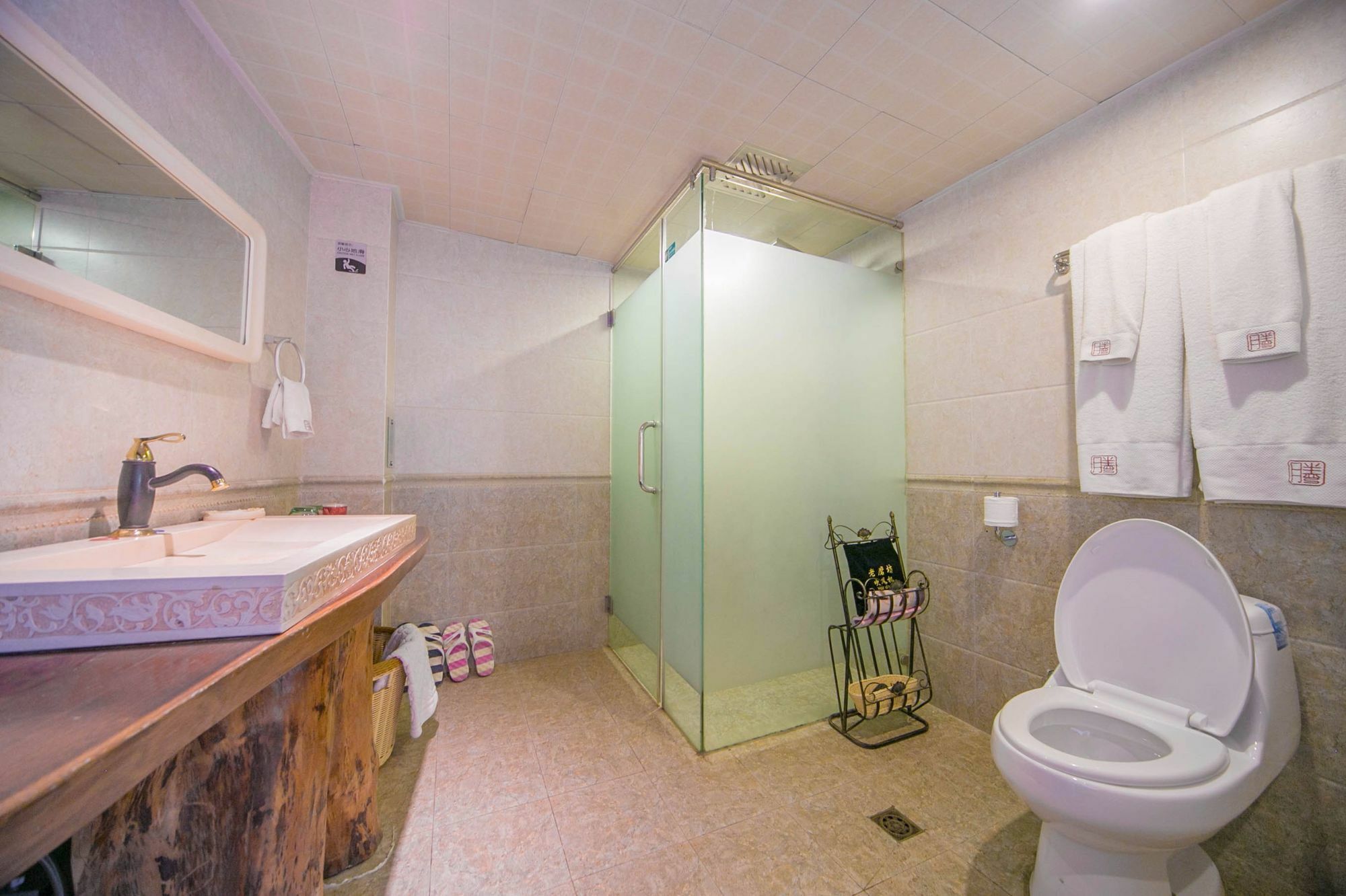 Lijiang Half Moon Bay Inn المظهر الخارجي الصورة